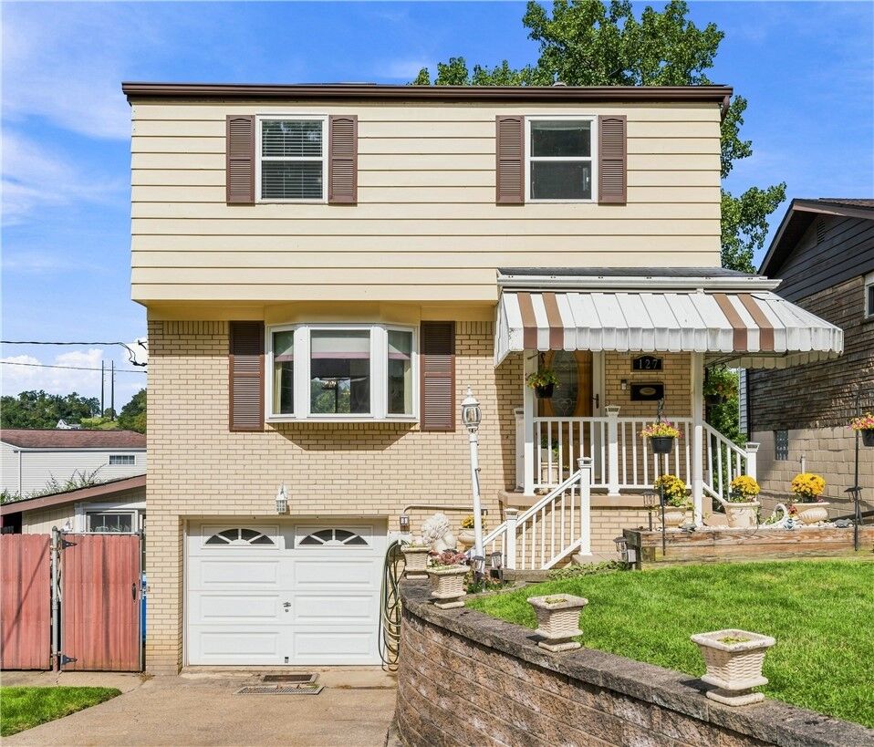 Property Photo:  127 Selvin Dr  PA 15147 