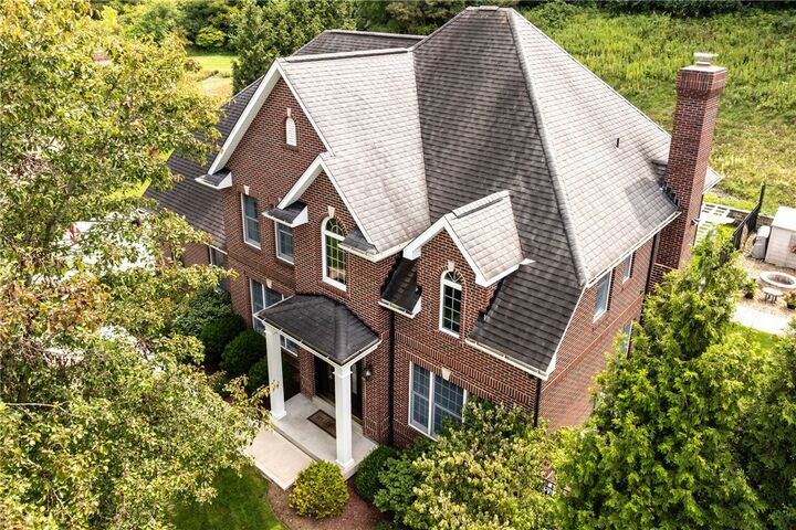 Property Photo:  3040 Thomas Jefferson Dr  PA 15025 