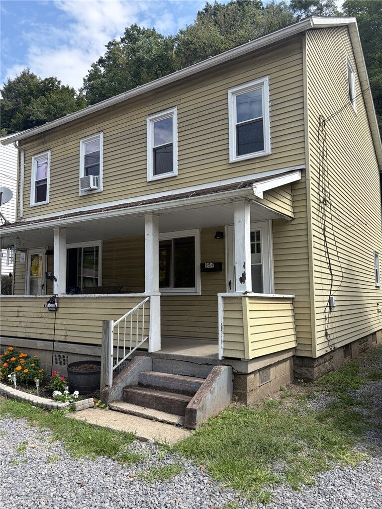Property Photo:  254 Bailies Run Rd  PA 15030 