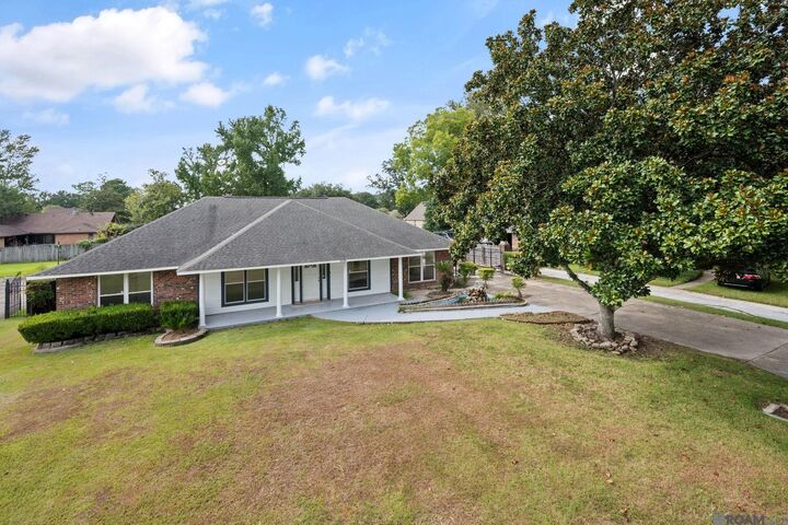 Property Photo:  1434 Charing Cross Dr  LA 70810 