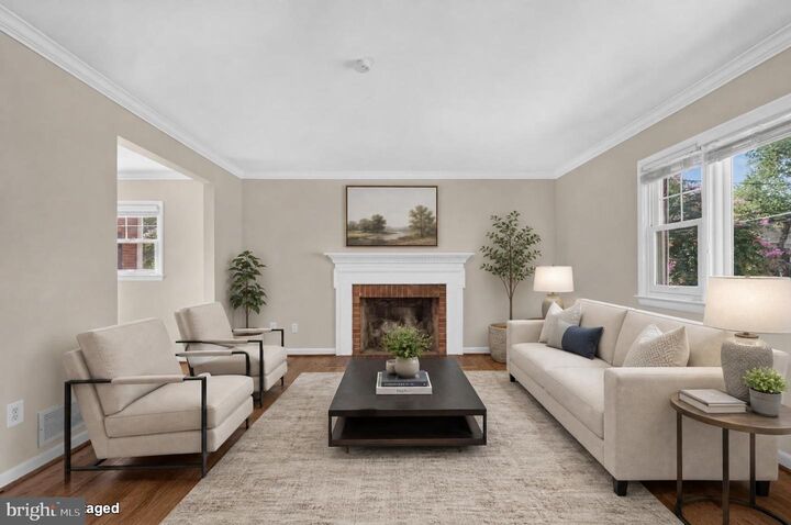 Property Photo: 1811 N Randolph Street VA 22207