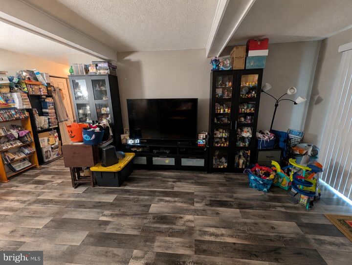 Property Photo:  51 Deerberry Lane  NJ 08852 