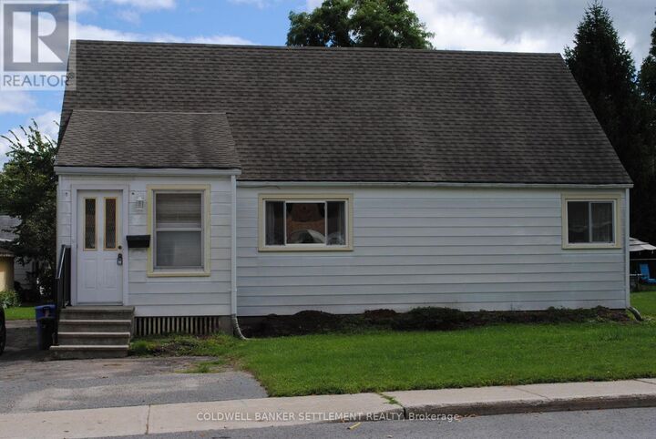 Property Photo: 48 Pine Street ON K7A 3T6