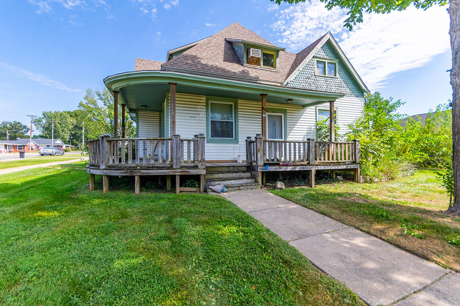 Property Photo:  103 E Stone St  MO 65284 