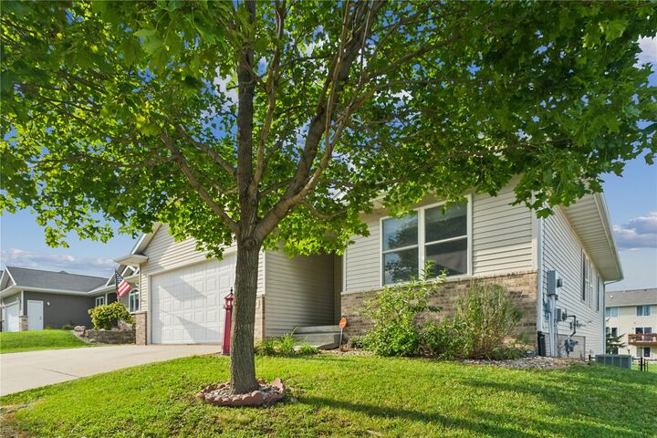 Property Photo:  6408 Palmetto Circle SW  IA 52405 