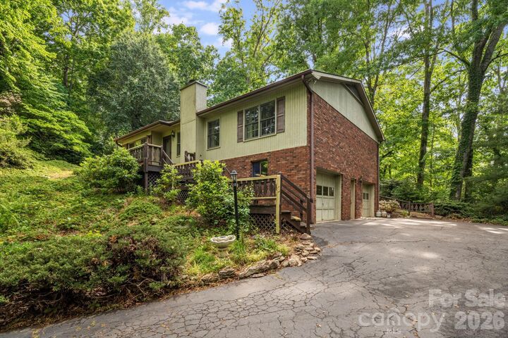 Property Photo:  636 Goldview Drive  NC 28791 