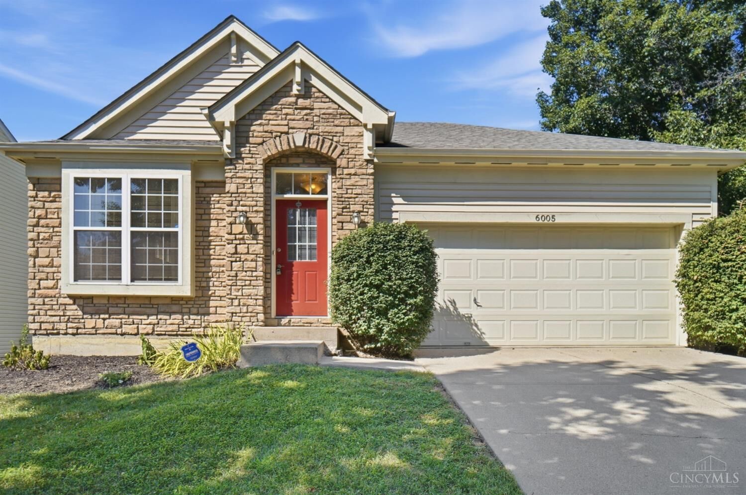Property Photo: 6005 Hidden Oaks Court OH 45039