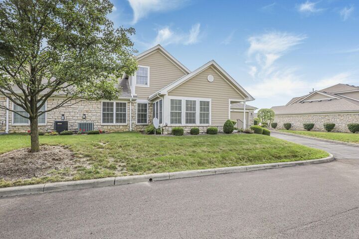 Property Photo:  9180 Clovelly Street  OH 43240 