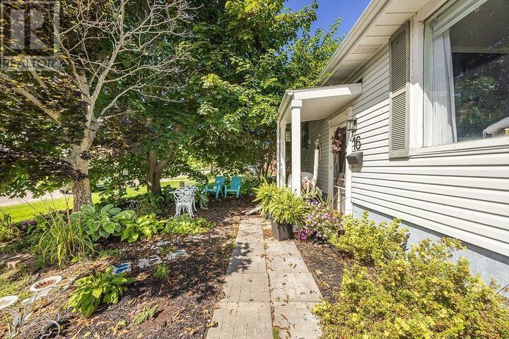 Property Photo: 16 Griffon St ON P6A 5S7