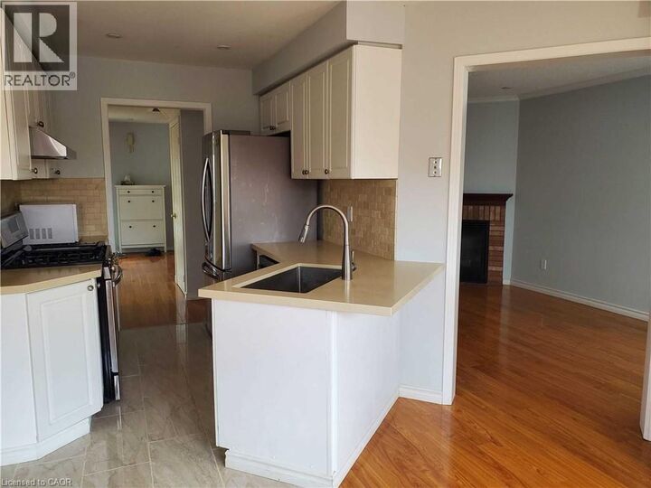 Property Photo:  14 Newdale Place  ON L6S 5Z2 