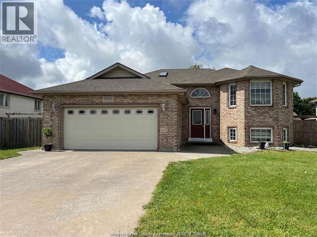 Property Photo:  709 Havens Drive Lower  ON N9G 2S5 