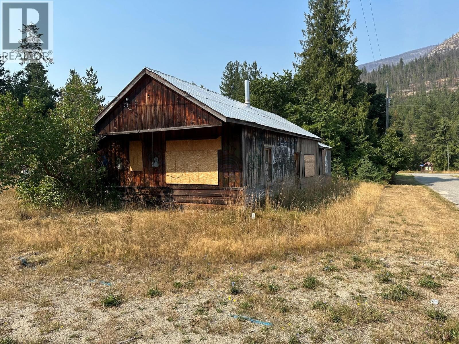 Property Photo:  315 Fletcher Avenue  BC V0G 2C0 