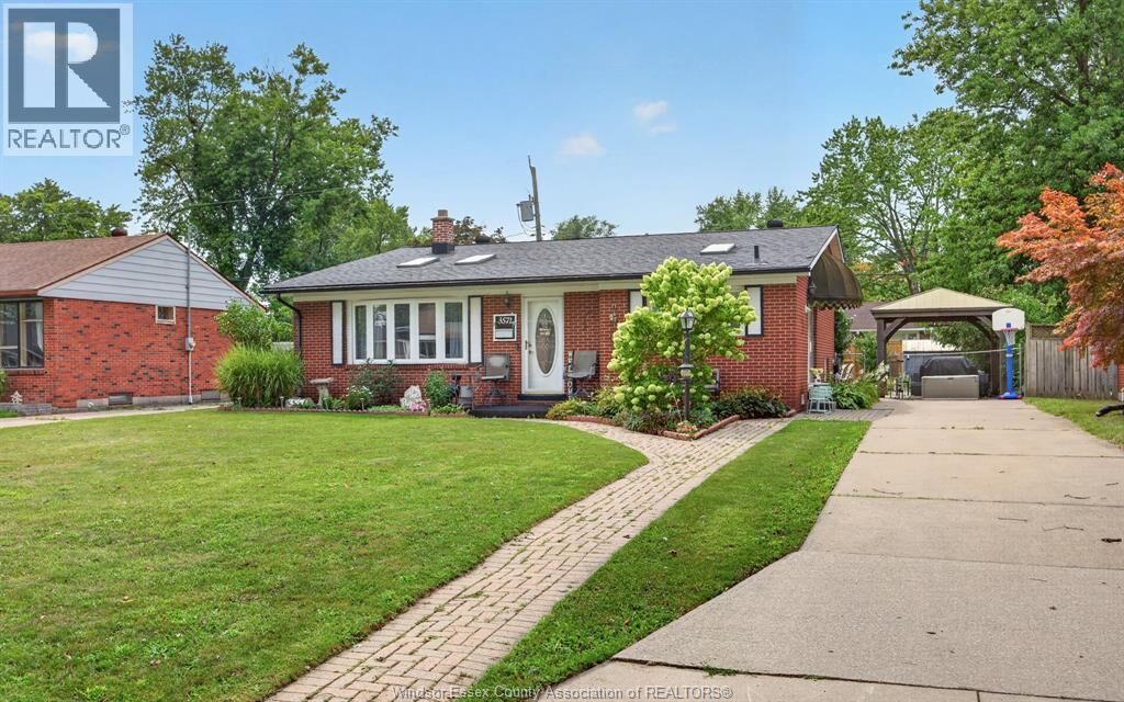Property Photo:  3571 Roxborough  ON N9E 3A3 