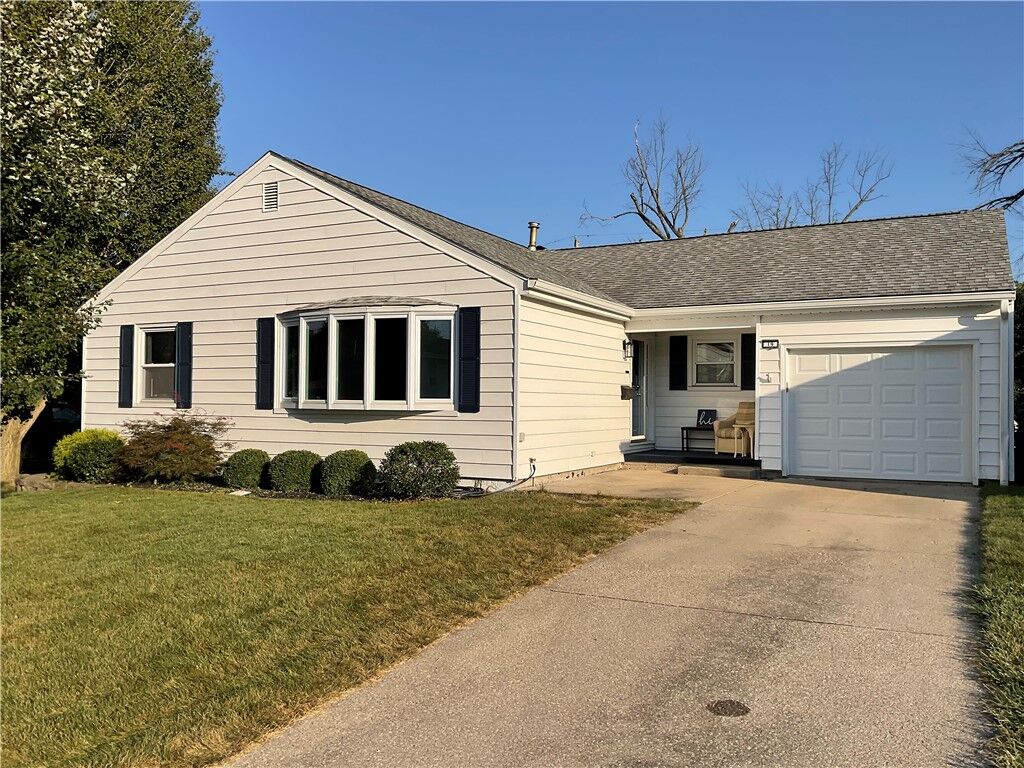 Property Photo:  19 Ridge Drive  IL 62521 