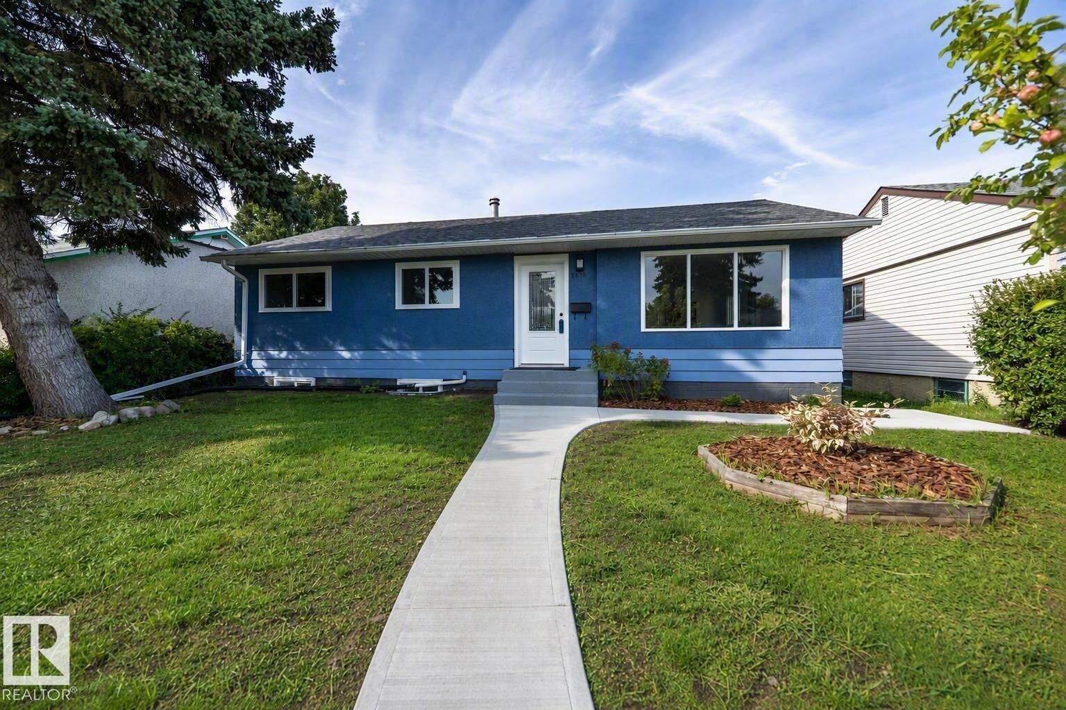 Property Photo: 16136 109A Avenue NW AB T5P 1C4