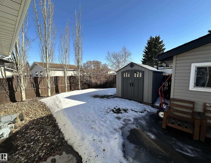 Property Photo:  2111 146 Avenue NW Upper  AB T5Y 1T6 