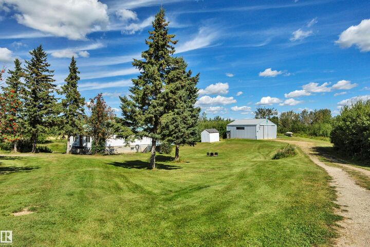 Property Photo:  48409 Rge Rd 233  AB T4X 1X1 