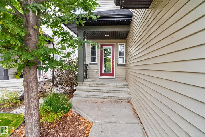 Property Photo: 1107 Chahley Crest NW AB T6M 0K5