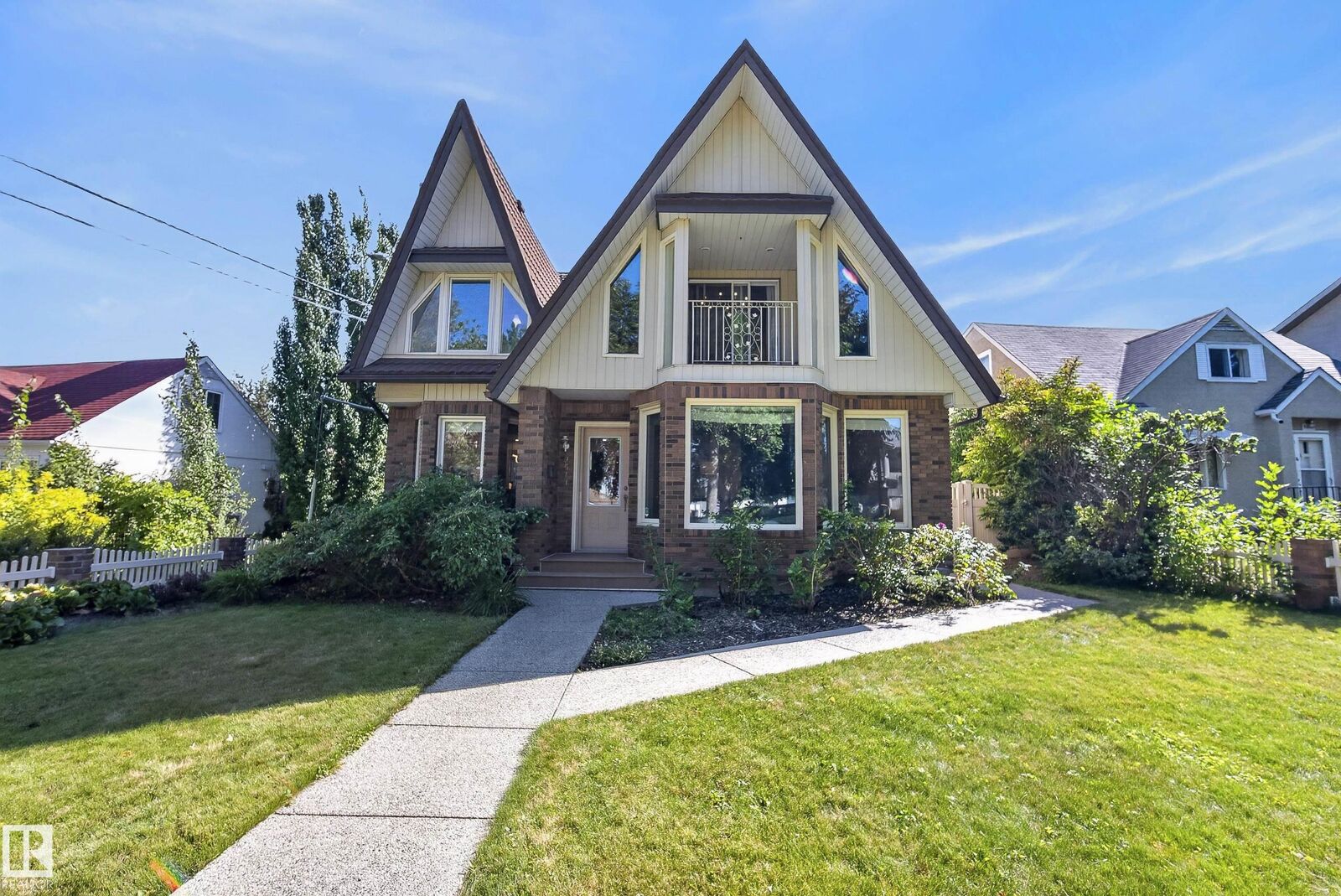 Property Photo:  9571 91 Street NW  AB T6C 3P6 