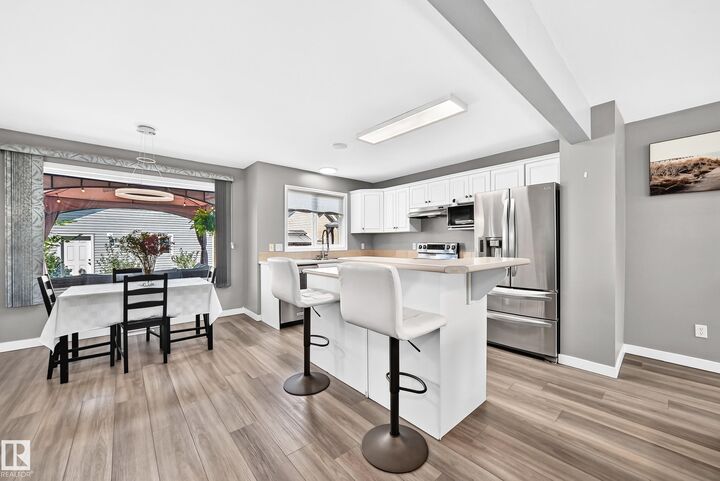 Property Photo:  7824 14 Avenue SW  AB T6X 1H3 