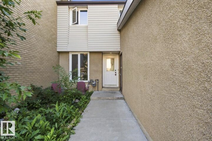 Property Photo:  52 Grandin Village  AB T8N 1R9 