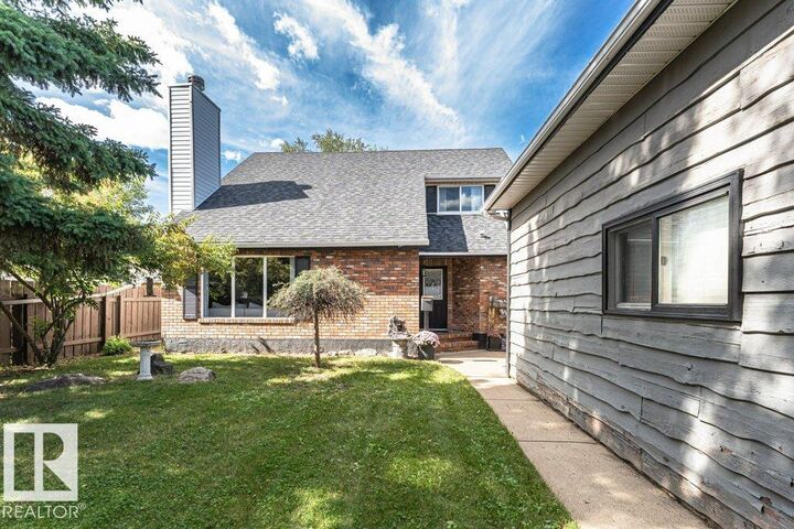 Property Photo:  8522 98 Avenue  AB T8L 3A3 
