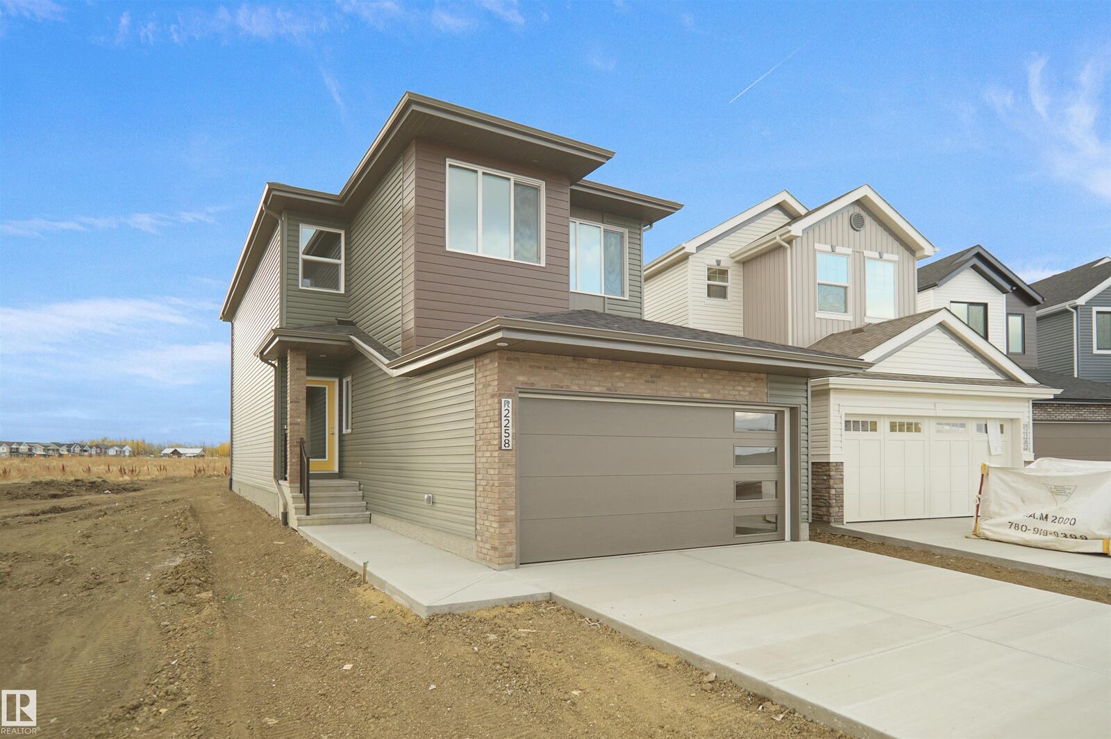 Property Photo:  4392 Clayton Way SW  AB T6W 5Z4 