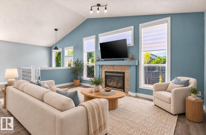Photo de la propriété: 15420 44 Street NW AB T5Y 3G8