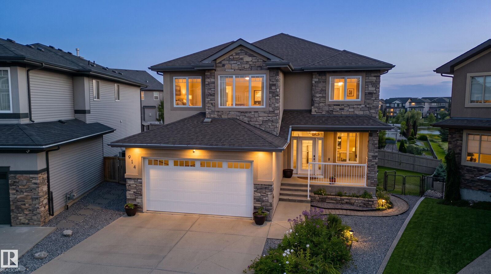 Property Photo:  914 Crystallina Nera Way NW  AB T5Z 0L1 