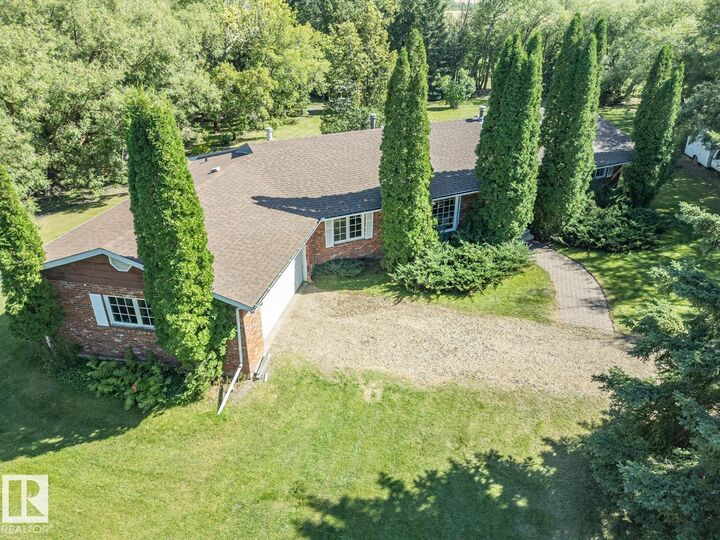 Property Photo:  50242 Rge Rd 244A 1090  AB T4X 0P4 