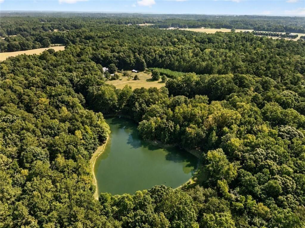 Property Photo: 961 Birdie Road GA 30223