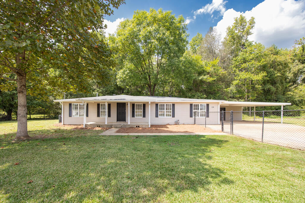 Property Photo: 24 Whiterock Road AL 36869