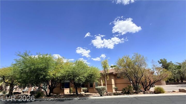 Property Photo: 490 Toucan Ridge Court NV 89012