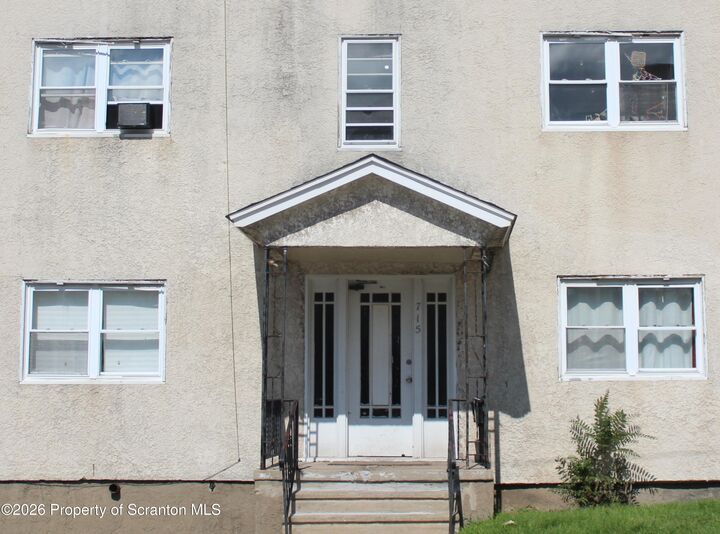 Property Photo: 715 Moosic Street PA 18505