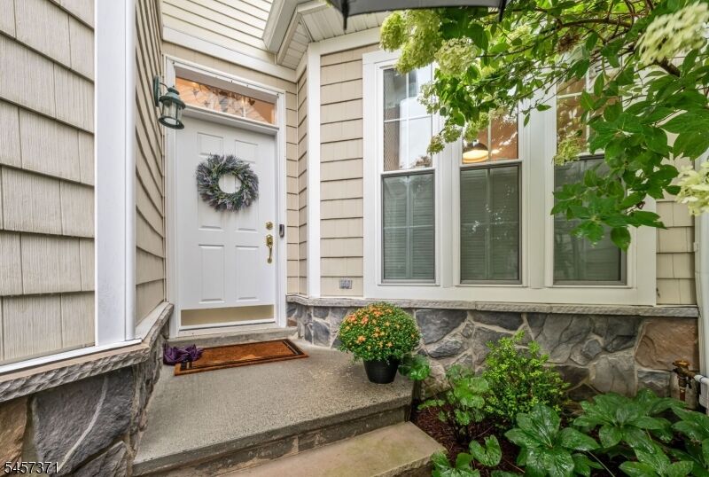 Property Photo:  4 Kingsley Evans Cir  NJ 07436 