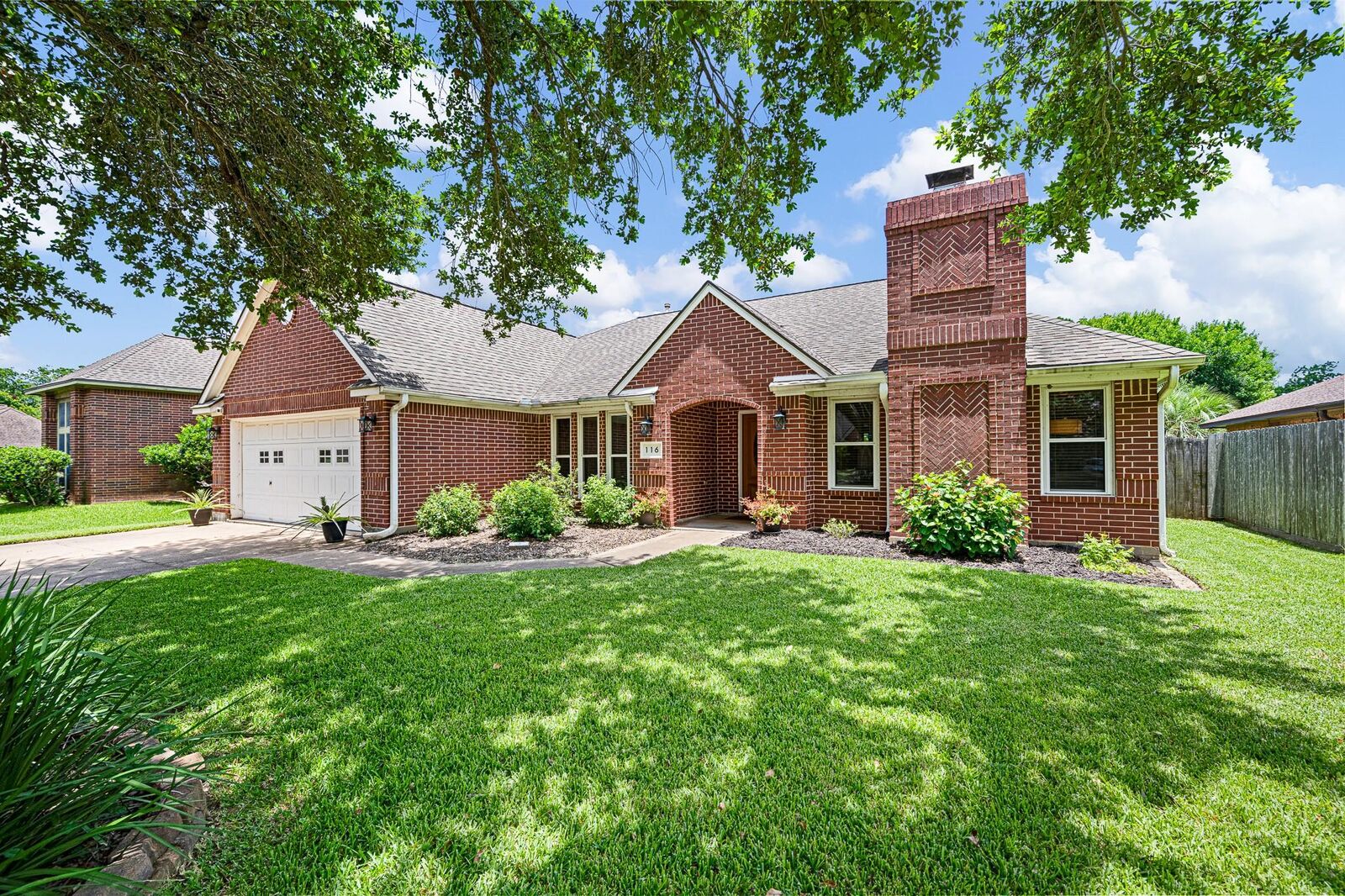 Property Photo: 116 Zinnia Street TX 77566