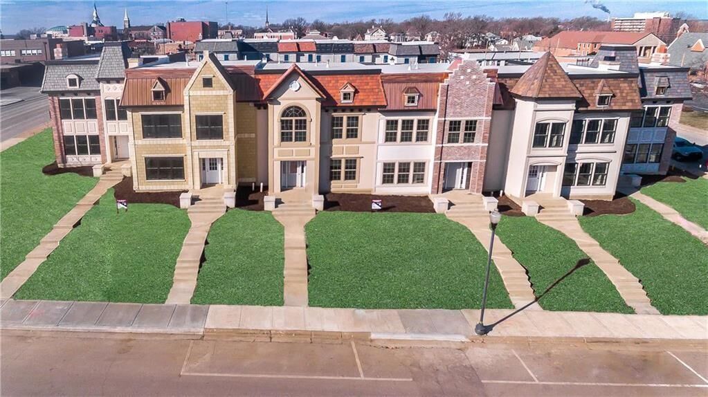 Property Photo: 302 N Main Street MO 64050