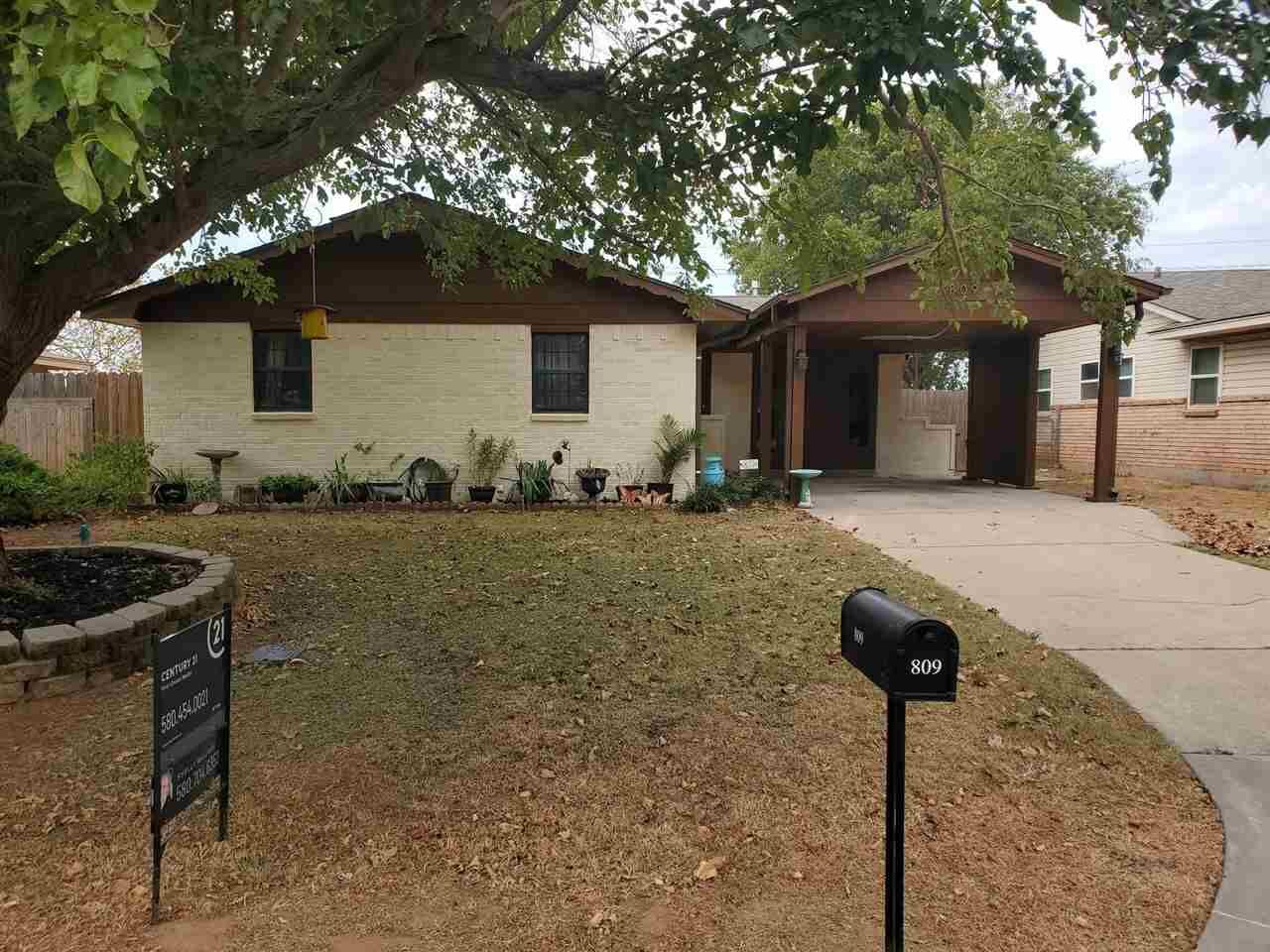 Property Photo: 809 SE 38th OK 73501