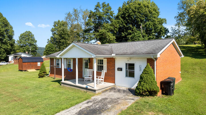 Property Photo:  135 Shawnee Drive  KY 41179 