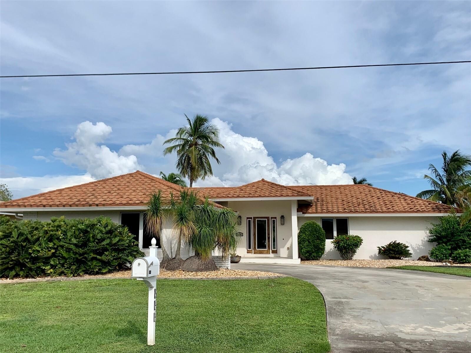 Property Photo:  844 Pamela Drive  FL 33950 