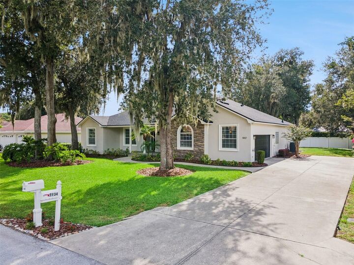 Property Photo: 5937 Trophy Loop FL 33811