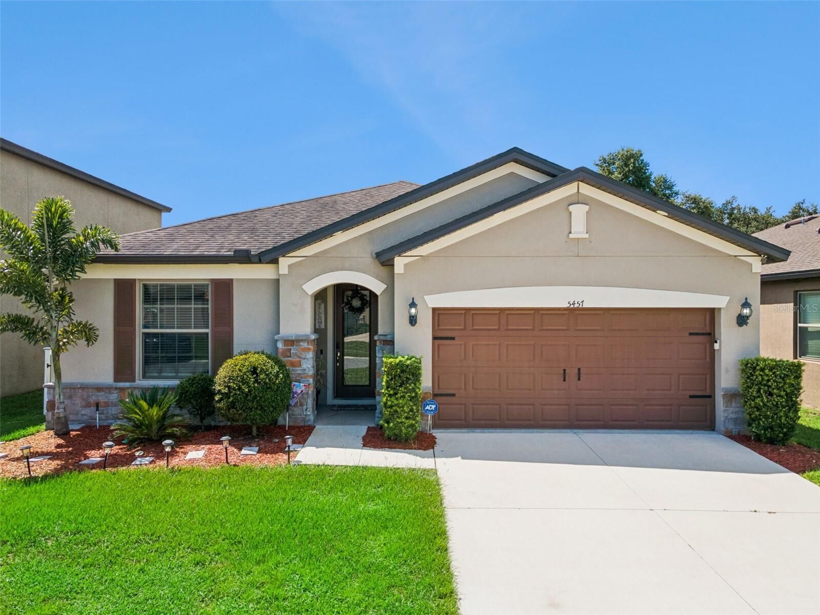 Property Photo: 5457 Animosh Court FL 33868