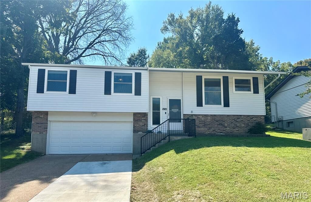 Property Photo:  1922 Catlin Drive  MO 63012 