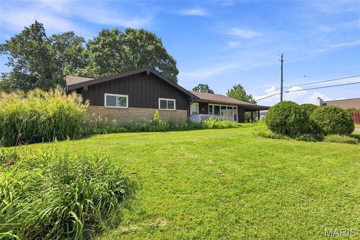 Property Photo:  30 Fernwood Lane  MO 63146 