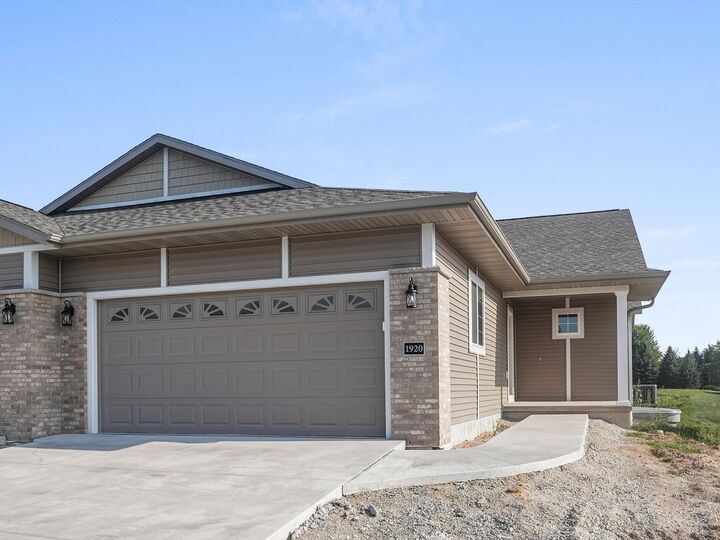 Property Photo:  1920 Ravenswood Ln  WI 54220 