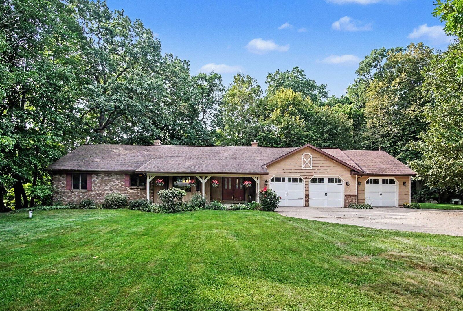 Property Photo:  986 Luce Street SW  MI 49534 