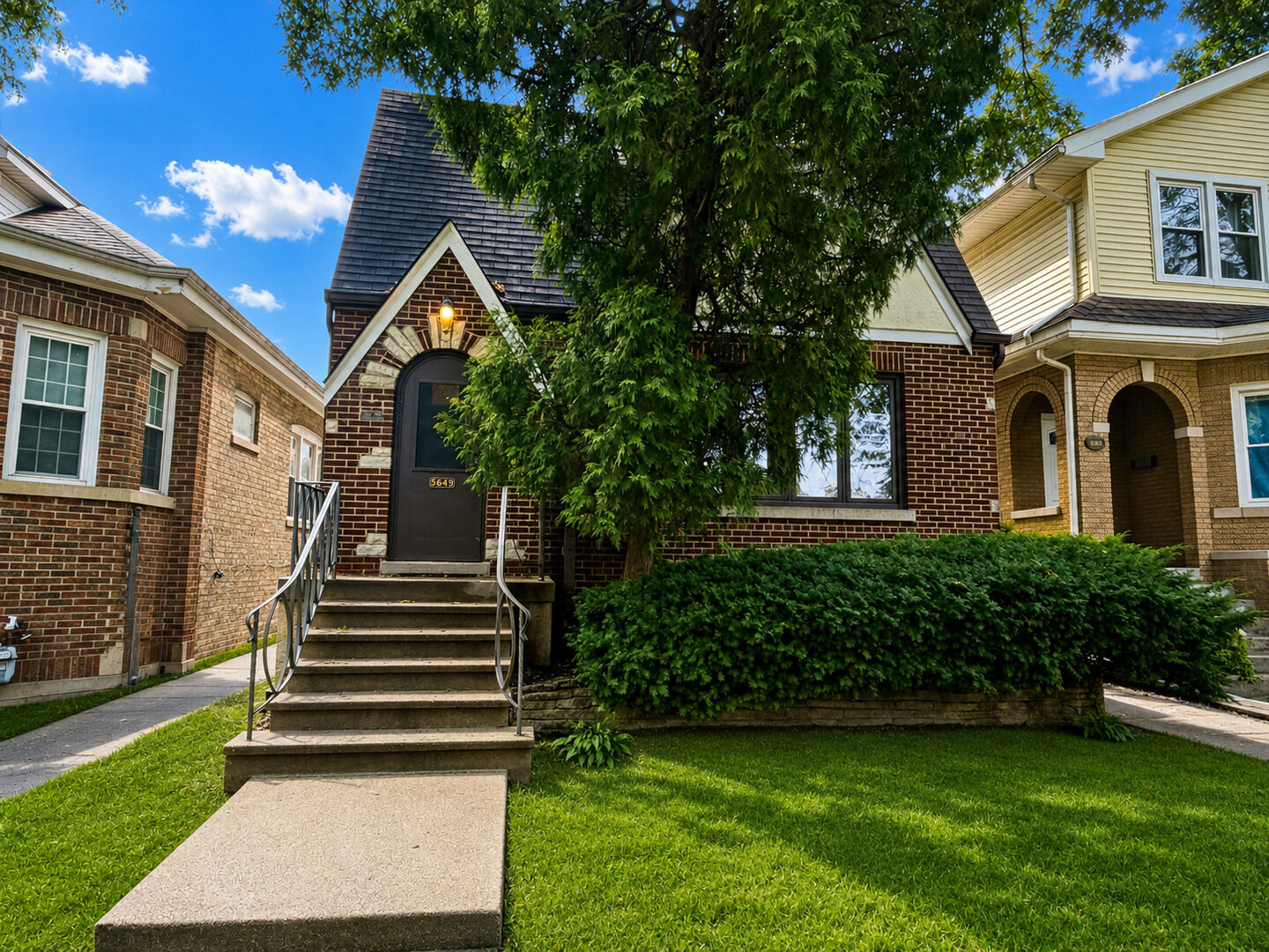 Property Photo: 5649 N Moody Avenue IL 60646
