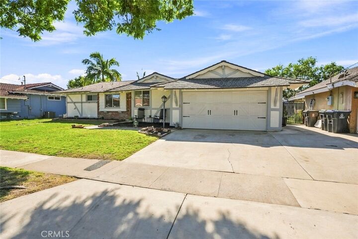 Property Photo: 2612 Townley CA 92706