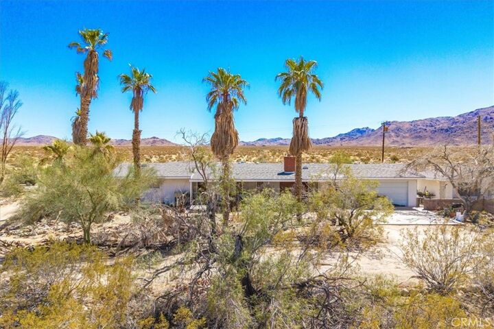 Property Photo: 74704 Starview Lane CA 92277
