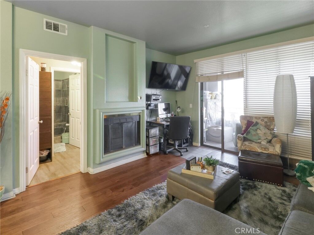 Property Photo: 555 Maine Avenue 219 CA 90802